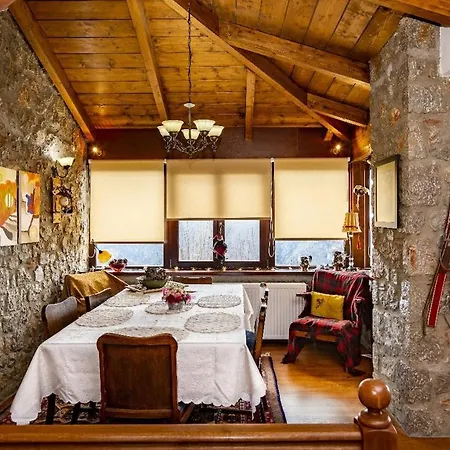 Stone Retreat With Private Pool In Διαμέρισμα *