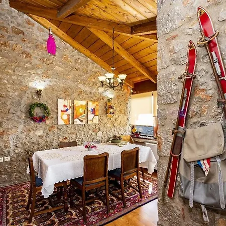 Stone Retreat With Private Pool In Διαμέρισμα Αράχωβα