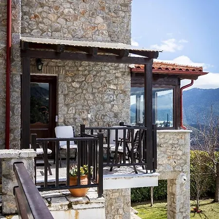 Stone Retreat With Private Pool In * Αράχωβα