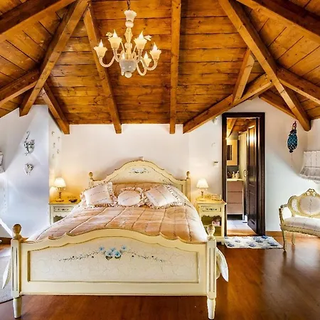 Stone Retreat With Private Pool In Αράχωβα