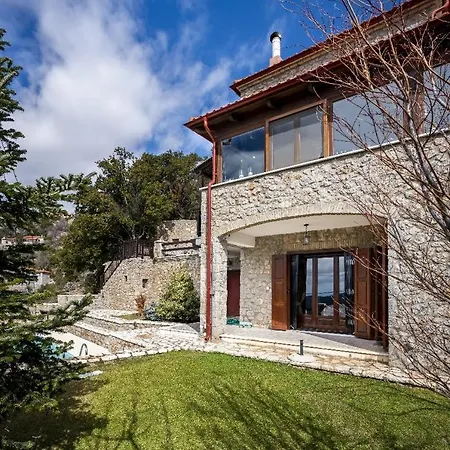 Stone Retreat With Private Pool In Αράχωβα