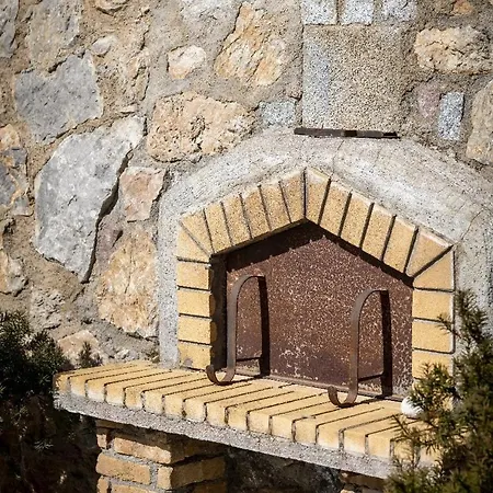 Διαμέρισμα Stone Retreat With Private Pool In