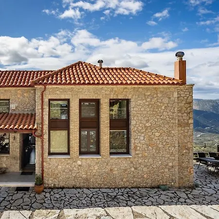 Stone Retreat With Private Pool In Αράχωβα