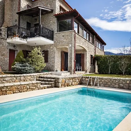 Διαμέρισμα Stone Retreat With Private Pool In Αράχωβα