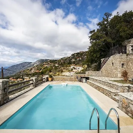 Διαμέρισμα Stone Retreat With Private Pool In Αράχωβα